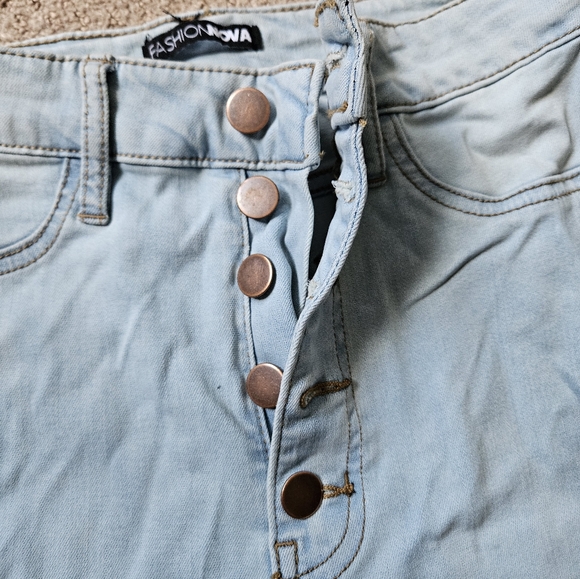 Fashion Nova Jeans - Picture 6 of 9